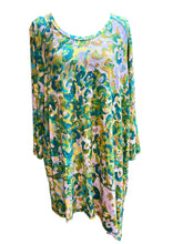 Load image into Gallery viewer, LOGO by Lori Goldstein Printed Top with Angled Hem Sz 1X
