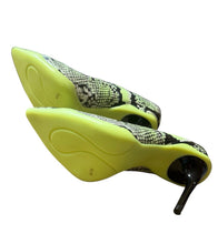 Load image into Gallery viewer, Jessica Simpson Snakeskin Neon Green Stiletto Heels Sz 7M
