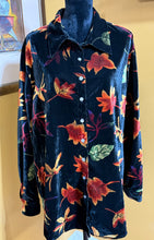 Load image into Gallery viewer, White Stag Velvet Leaf Print Top Sz 22/24W
