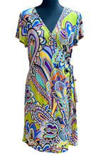 Load image into Gallery viewer, Emma &amp; Michele Abstract Wrap Dress Fit Sz 10/12
