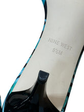 Load image into Gallery viewer, NINE WEST Kitten Heels Sz 9.5M

