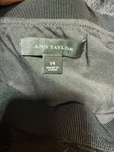 Load image into Gallery viewer, Ann Taylor Fringe Skirt Sz 14
