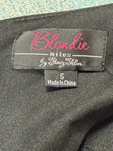 Load image into Gallery viewer, Blondie Nites Evening Gown Sz Junior 5
